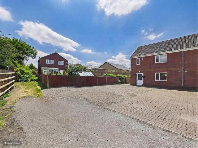 House for sale in Whitwood, West Yorkshire