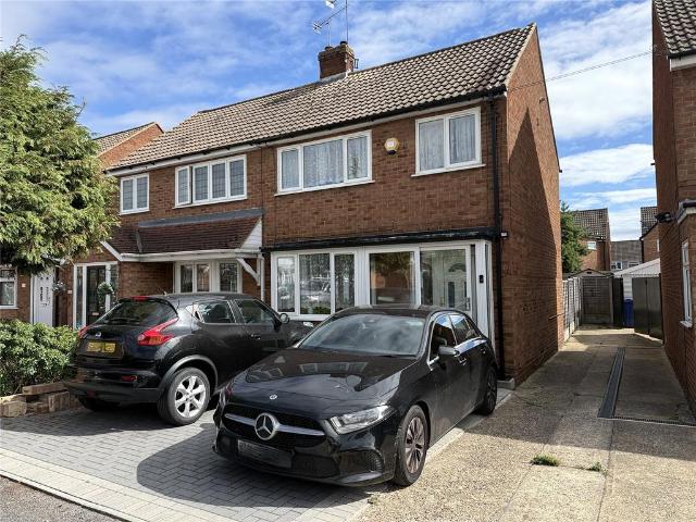 House for sale in Stanford-le-hope, Essex