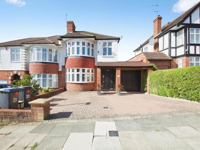 House for sale in Oakwood, Greater London