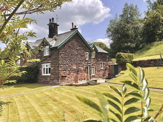 House for sale in Kingsley Moor, Staffordshire