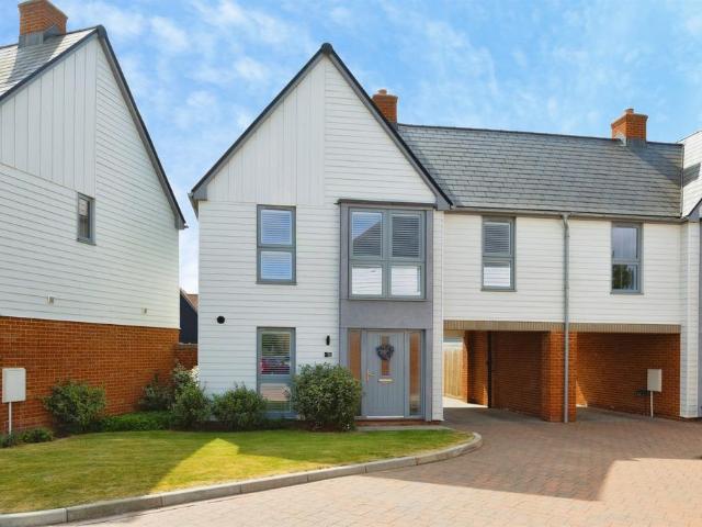 House for sale in Bridgefield, Kent