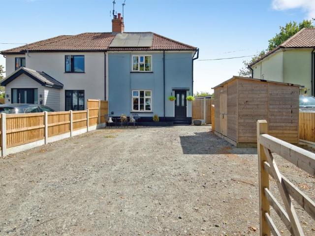 House for sale in Cattawade, Chelmondiston