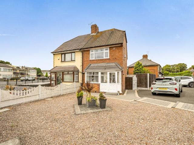 House for sale in Stone Cross, Hill Top