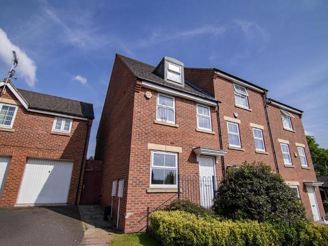 House for sale in New Humberstone, Leicester