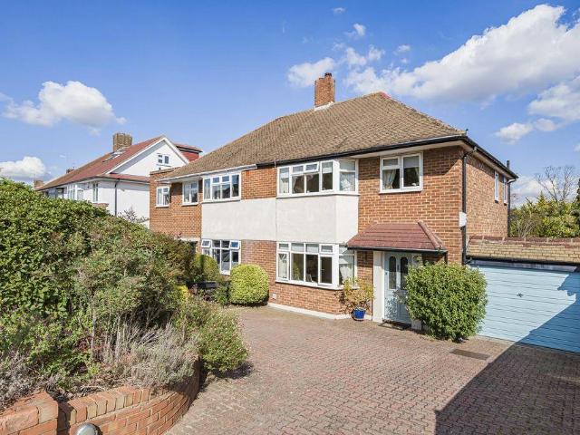 House for sale in Edgebury, Greater London