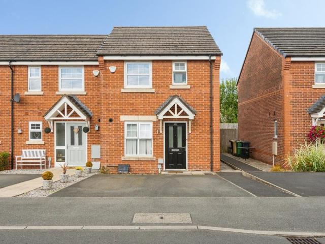 House for sale in Bradshaw, Lee Bank