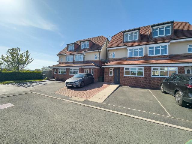 House for sale in Woodchurch, Moreton