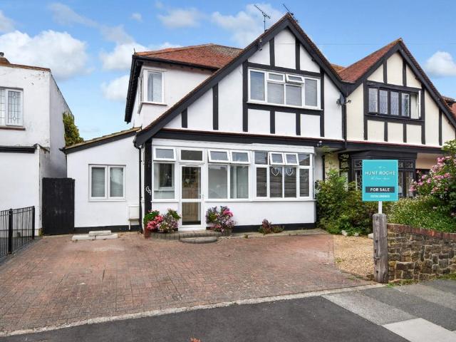 House for sale in North Shoebury, Alton Barnes
