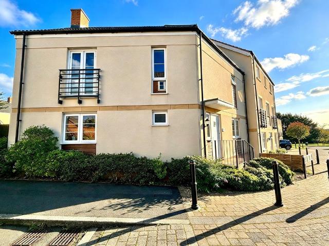 House for sale in Okus, Swindon
