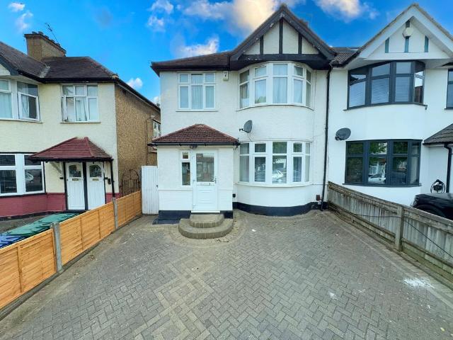 House for sale in Burnt Oak, Greater London