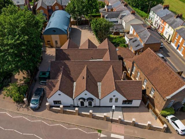 House for sale in St Albans, Five Acres