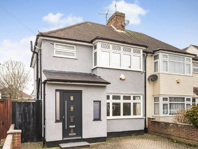 House for sale in Whitton, Greater London