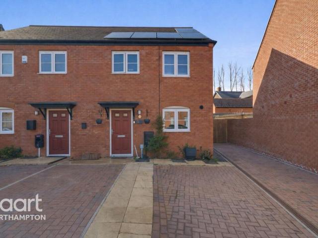 House for sale in Wootton Village, Hardingstone