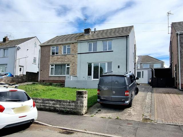 House for sale in Cefn Glas, Wales