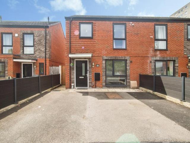 House for sale in Georgia, Greater Manchester