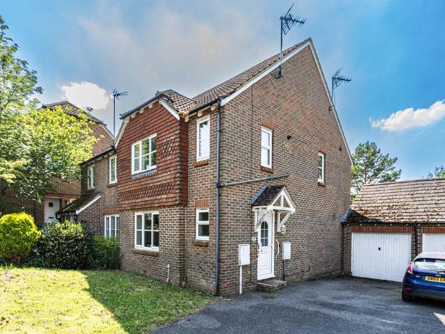 House for sale in Perryfields, West Sussex
