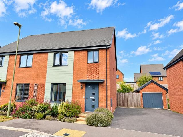 House for sale in Curbridge, Winchester