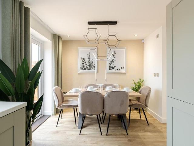 House for sale in Moulton