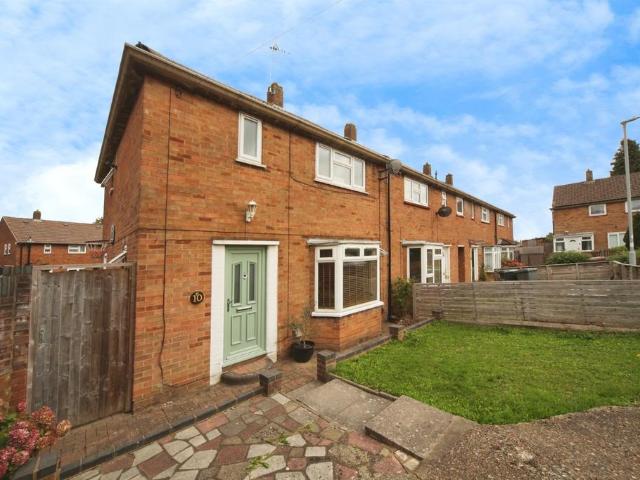 House for sale in Spring Park, Luton