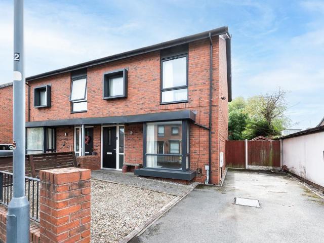 House for sale in Holt, St Helens