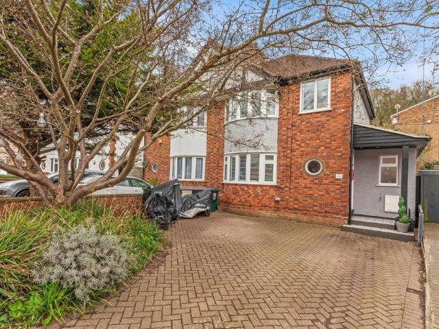 House for sale in Totteridge, Tylers Green