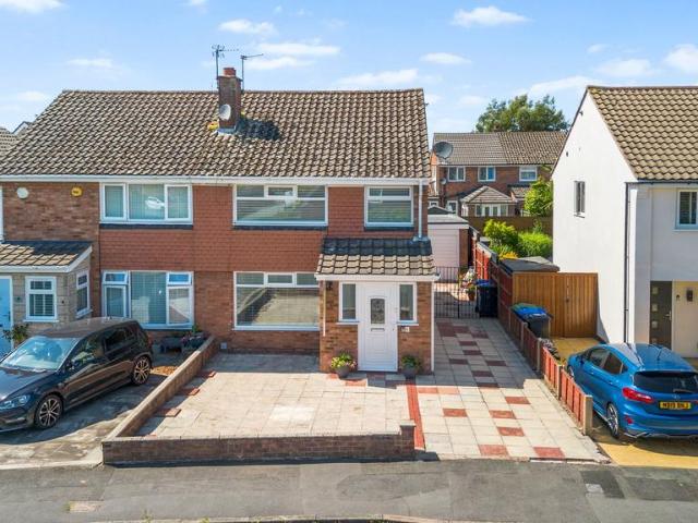 House for sale in Lingley Green, Warrington