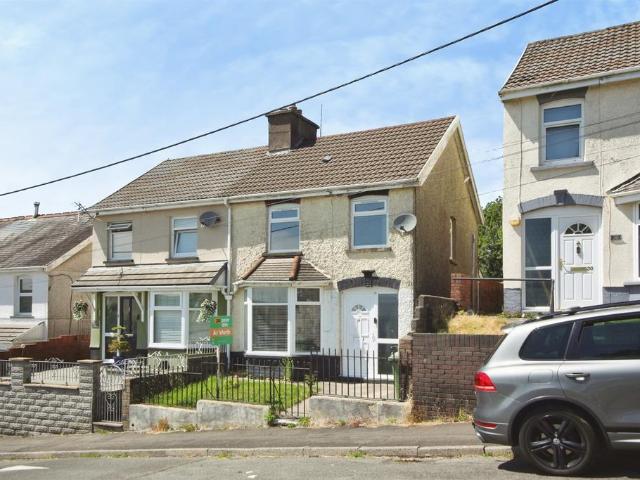 House for sale in Gilfach Goch, Hendreforgan