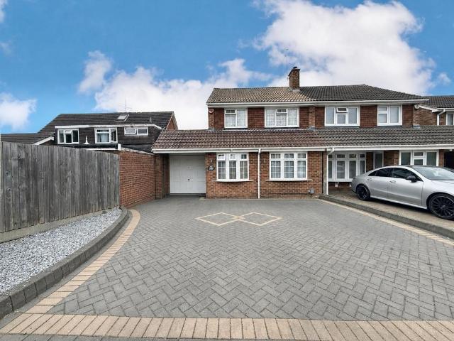 House for sale in Warden Hill, Luton