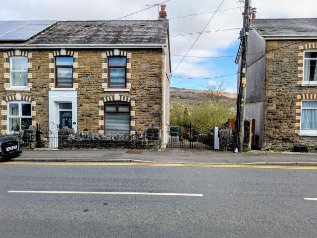 House for sale in Cwmamman, Garnant