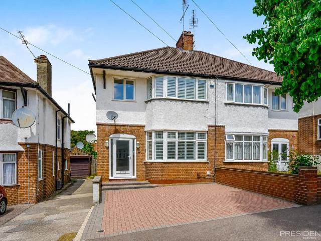 House for sale in Chingford, Greater London