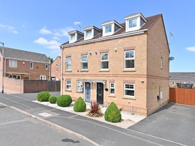House for sale in Tunstall, Stoke-on-Trent