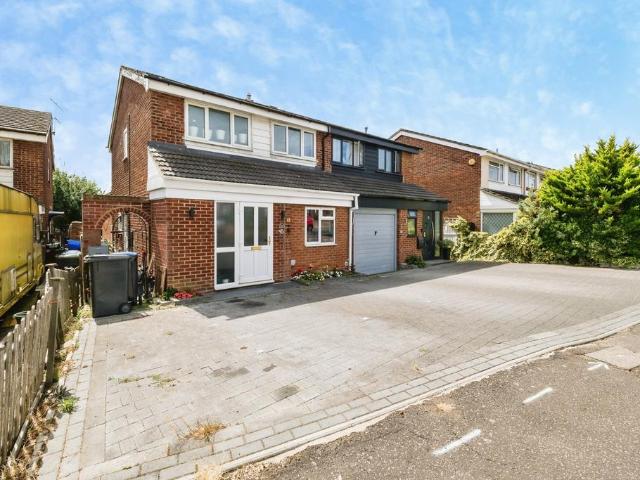 House for sale in Chigwell, Epping