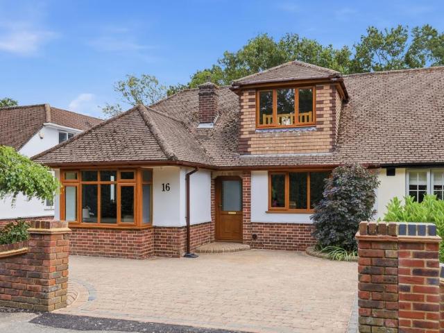 House for sale in Ingatestone and Fryerning, Navestock Side