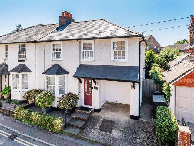 House for sale in Pachesham Park, Surrey