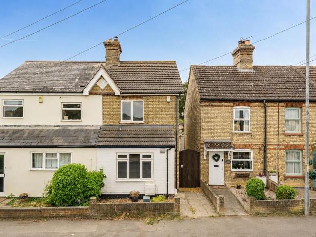 House for sale in Henlow, Bedfordshire