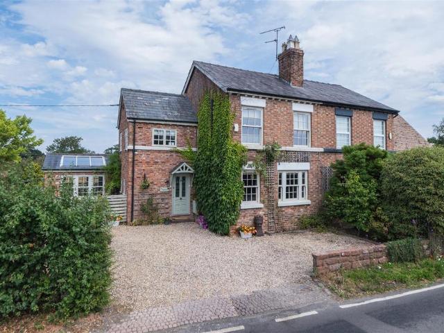 House for sale in Milton Green, Tattenhall