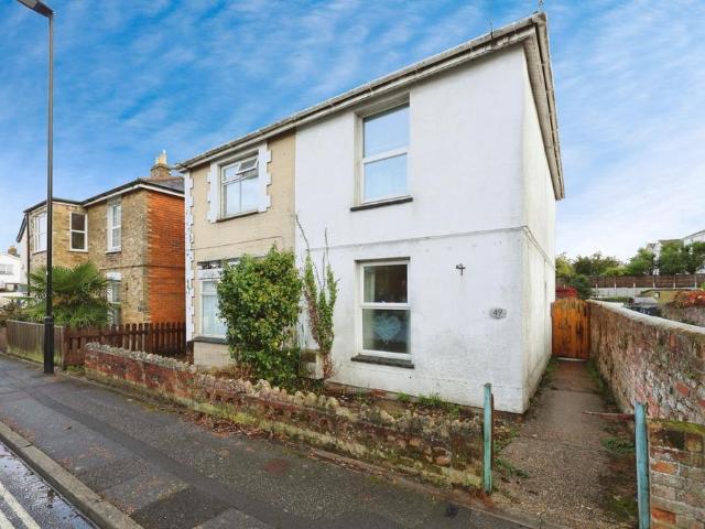 House for sale in Binstead, Ryde