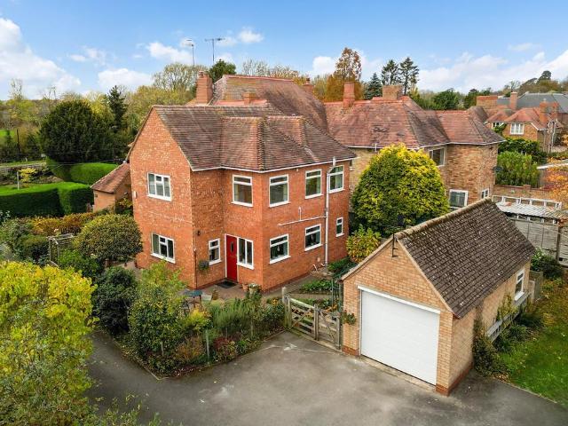 House for sale in Alderminster, Warwickshire
