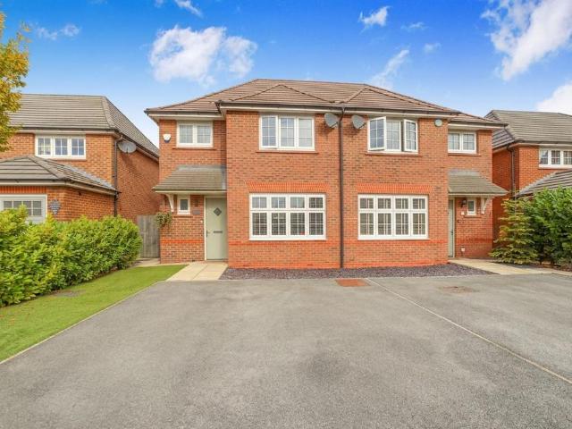 House for sale in Whittle Hall