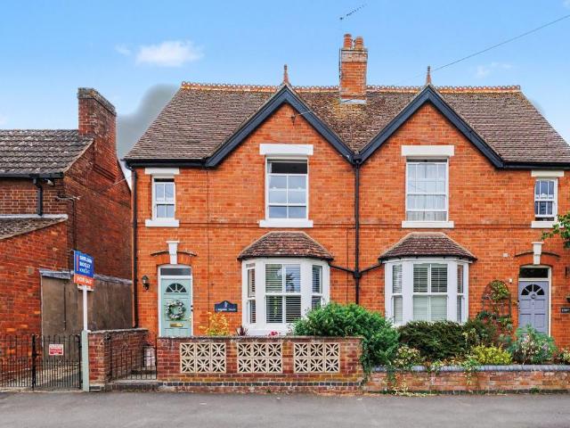 House for sale in Crookhill, Worcestershire