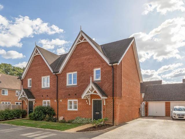 House for sale in Water Meadow Place, Waverley