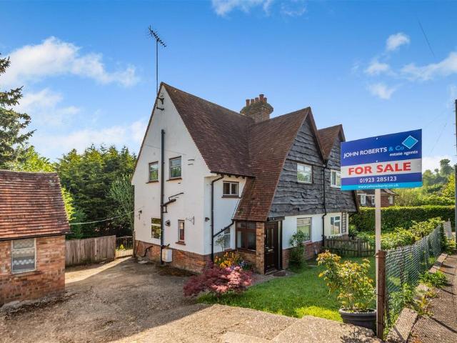 House for sale in Heronsgate, Batchworth