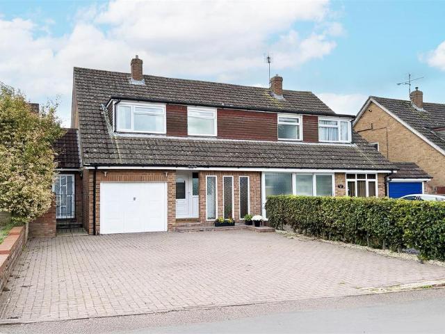 House for sale in Kingfisher Park, Colliers End