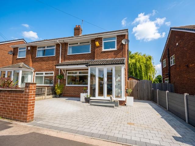House for sale in Besses o' th' Barn, Bury