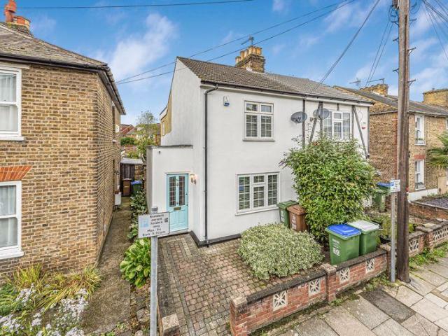 House for sale in London Borough of Bexley, Greater London