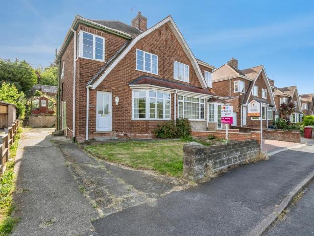 House for sale in Berkeley, Dragonby