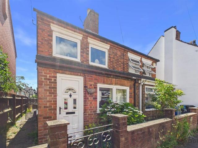 House for sale in Beamhurst, Staffordshire