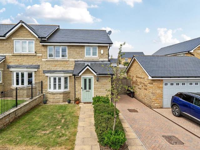House for sale in Holme Valley, Hade Edge
