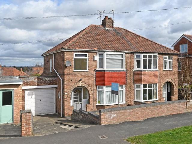 House for sale in High Field, York