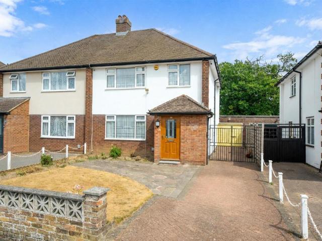 House for sale in Pouchen End, Hertfordshire